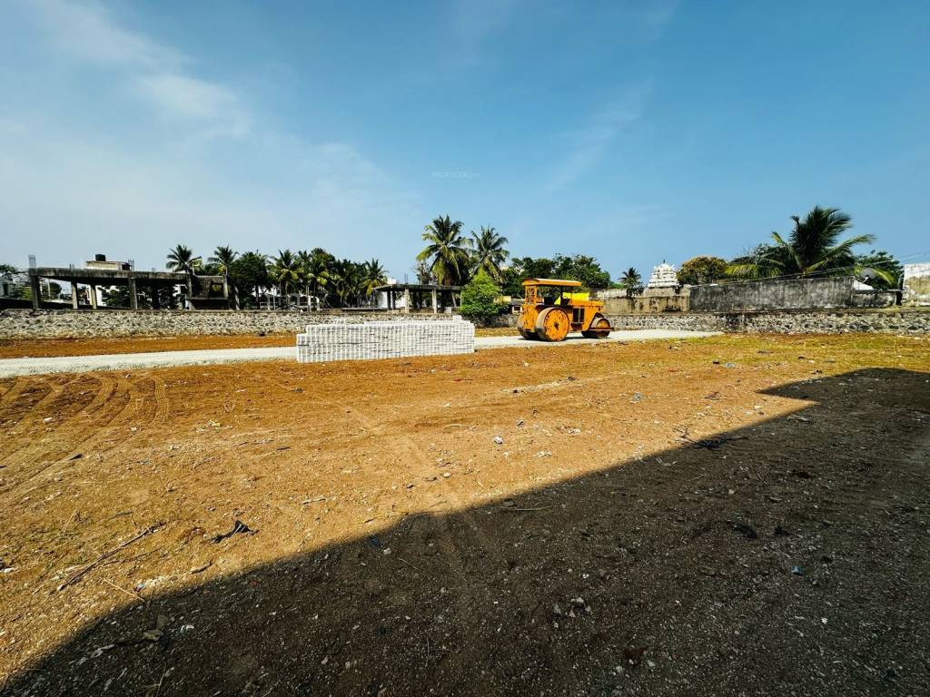  maks silo vika girish Plot