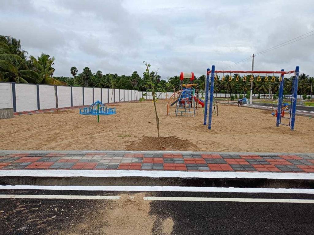 oak tree Children's play area