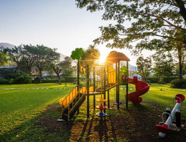 tanish-o2 Children's play area