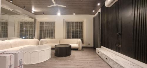  ultra-premium-luxurious-floors Living Area