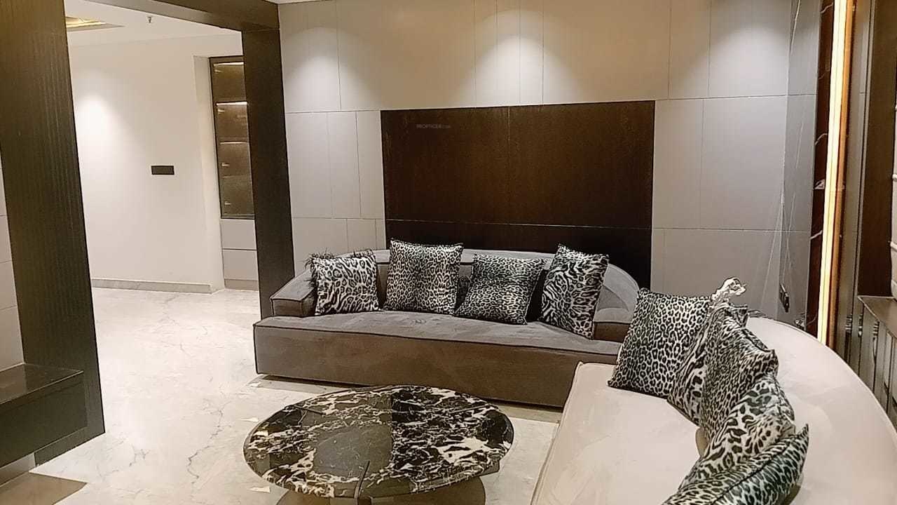  riddhis taranto Living Area