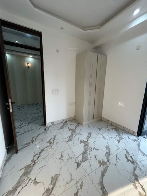  independent floors Bedroom