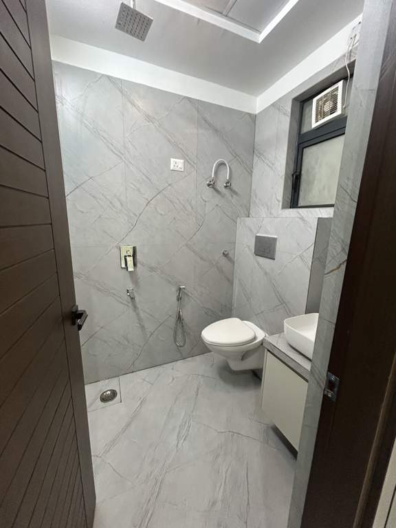  luxury floors Bathroom