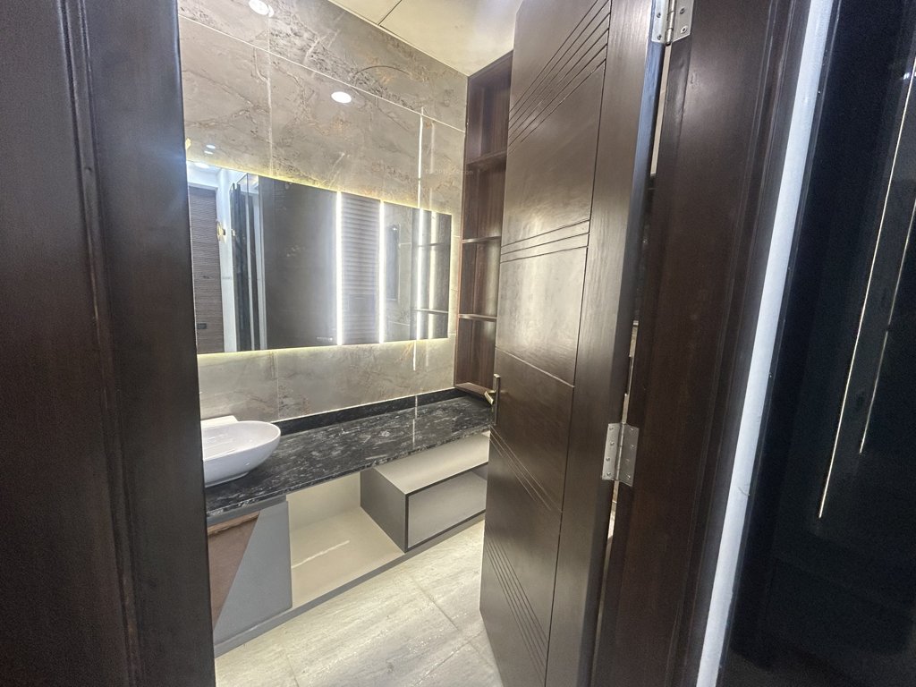  ultra luxurious floor Bathroom