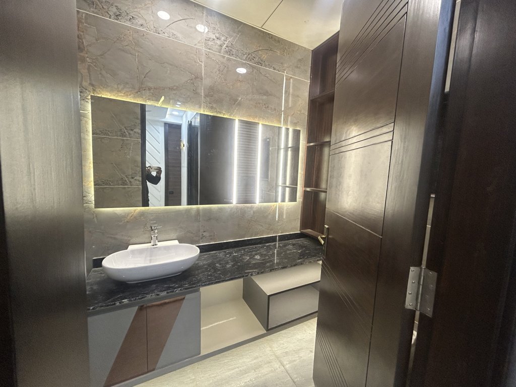  ultra luxurious floor Bathroom