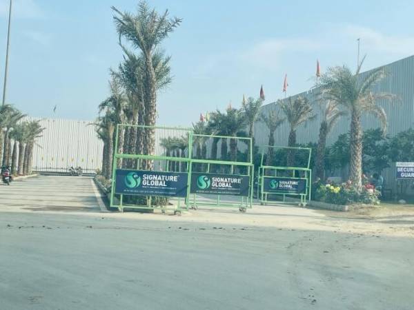 constructionStatus of Signature Global De Luxe DXP