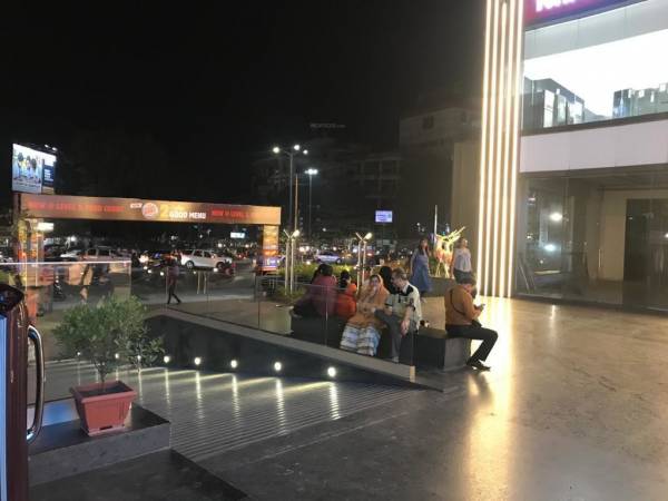  93-avenue-phase-1 Paved Compound