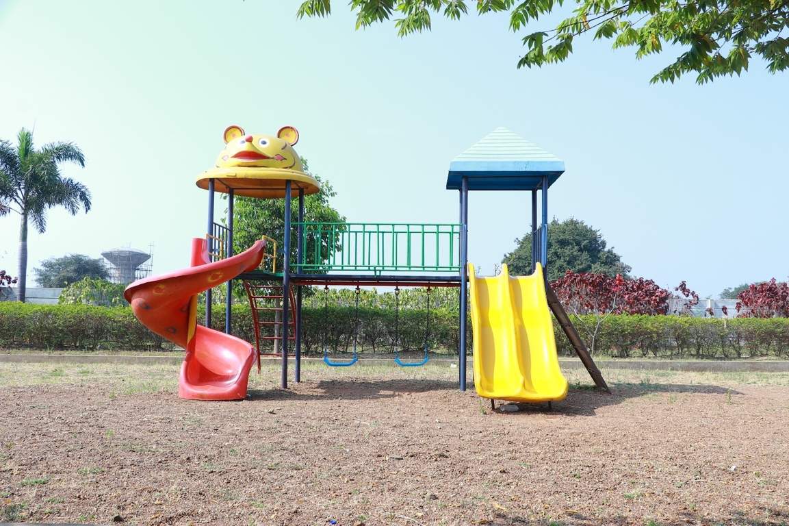  vlandis home Children's play area