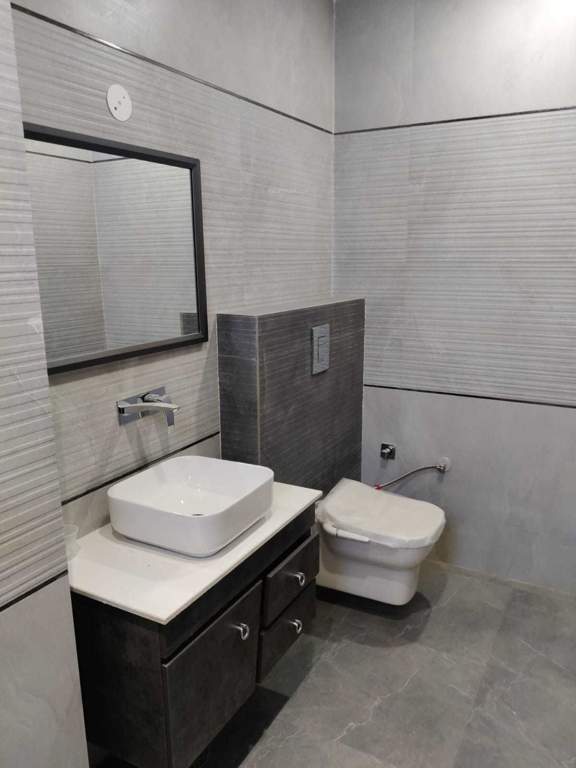 luxury floors 400 sq yd Bathroom