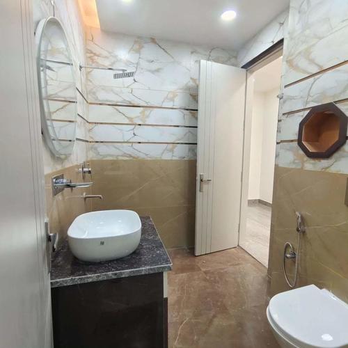  luxury-floors-290-sq-yd Bathroom