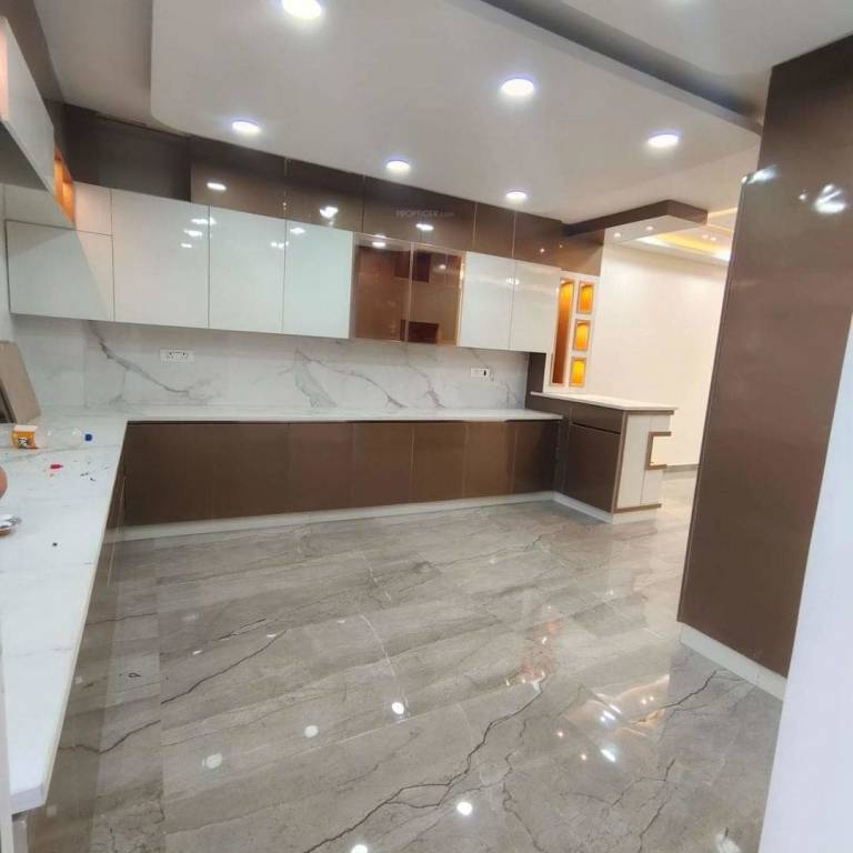 luxury floors 290 sq yd Kitchen
