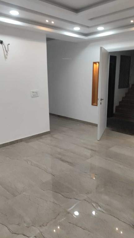 luxury floors 290 sq yd Living Area