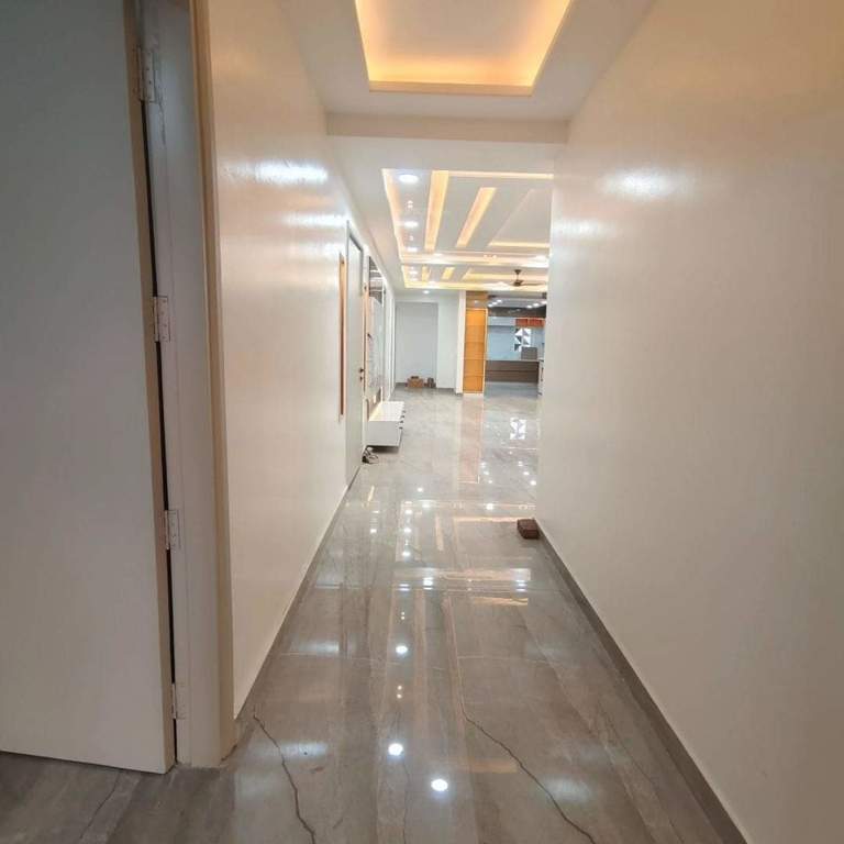 luxury floors 290 sq yd Living Area