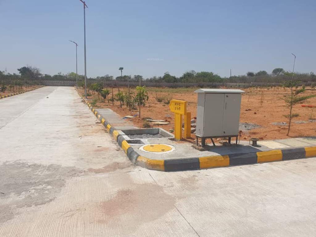  whistling woods Lobby