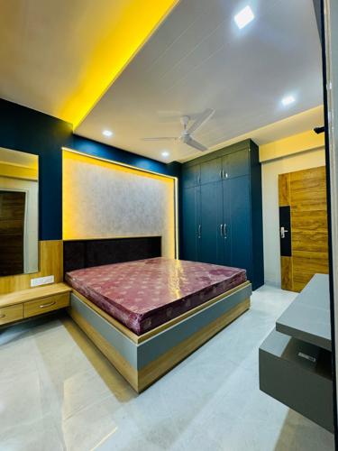  town-square Bedroom