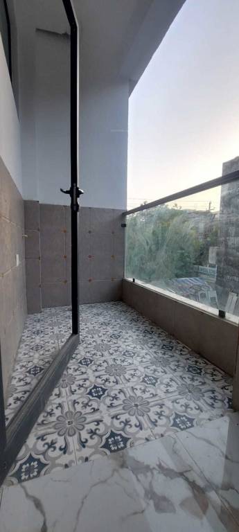  luxury homes Balcony