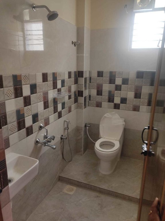  saraswathi apartments Bathroom