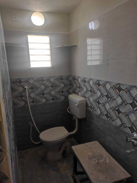  ganapathy apartments Bathroom