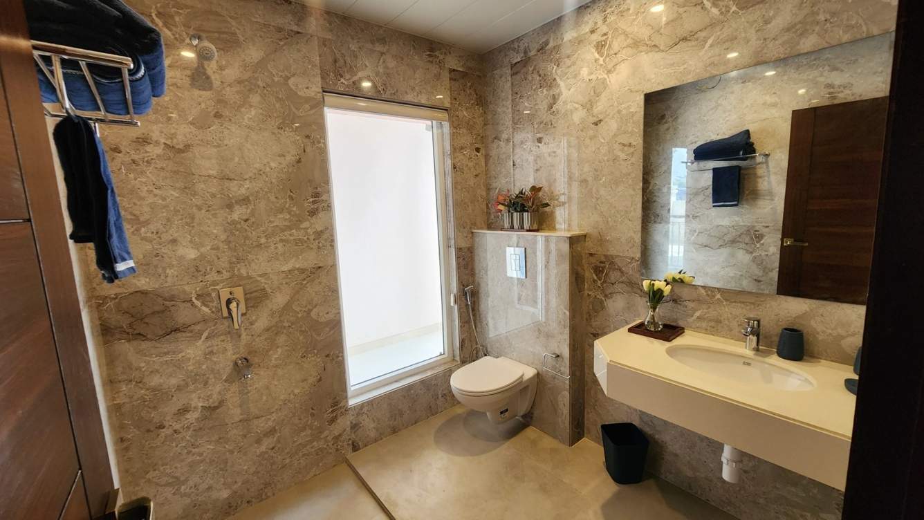 the windsor fortune Bathroom