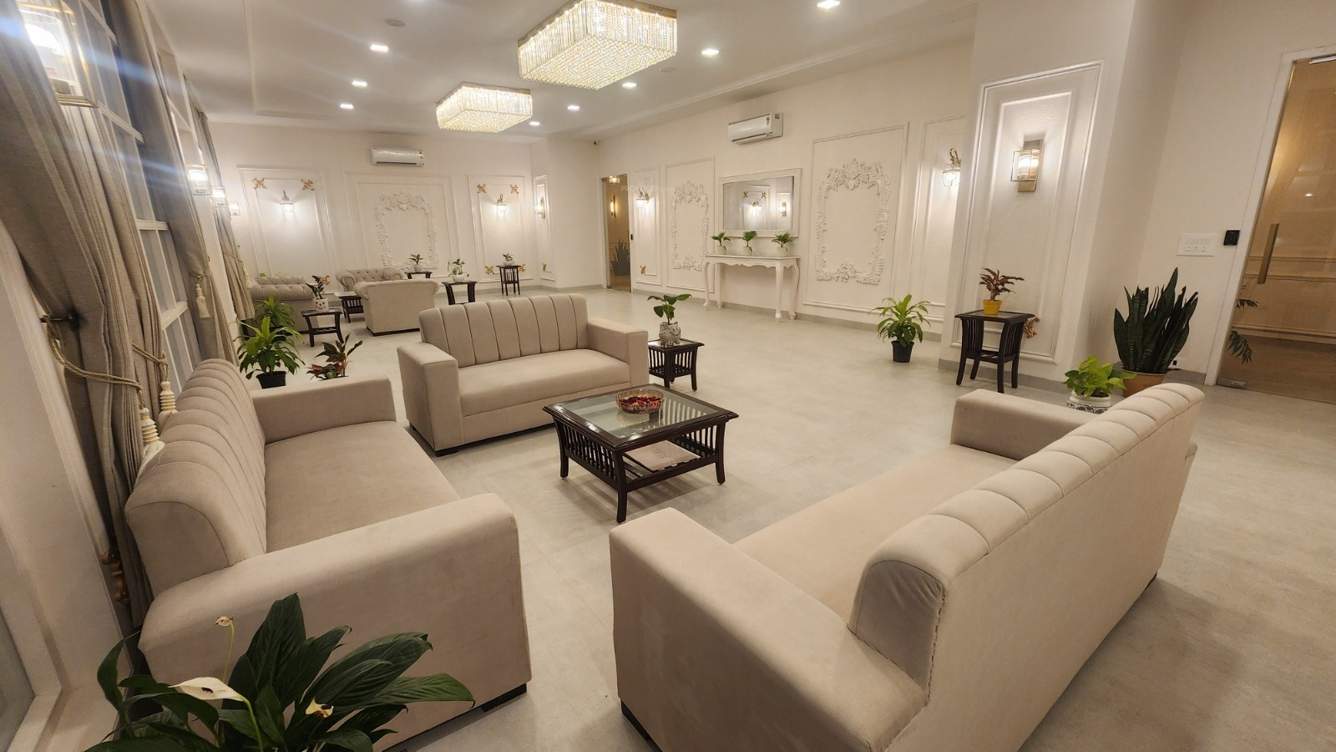  the windsor fortune Living Area