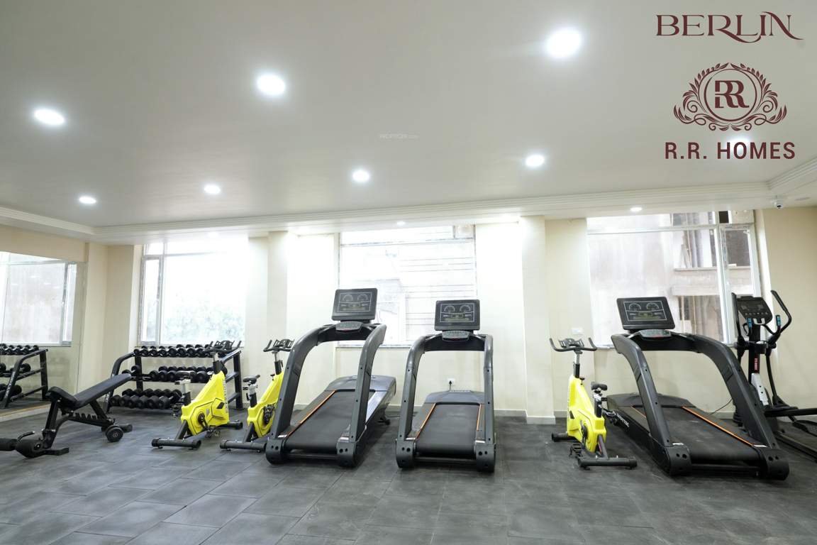  berlin by r r homes Gymnasium