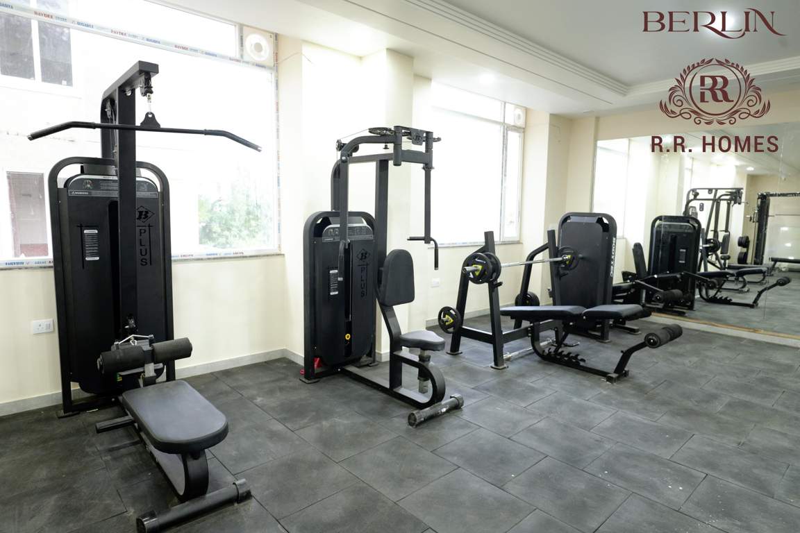  berlin by r r homes Gymnasium