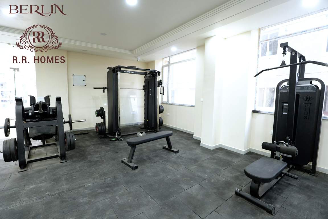  berlin by r r homes Gymnasium