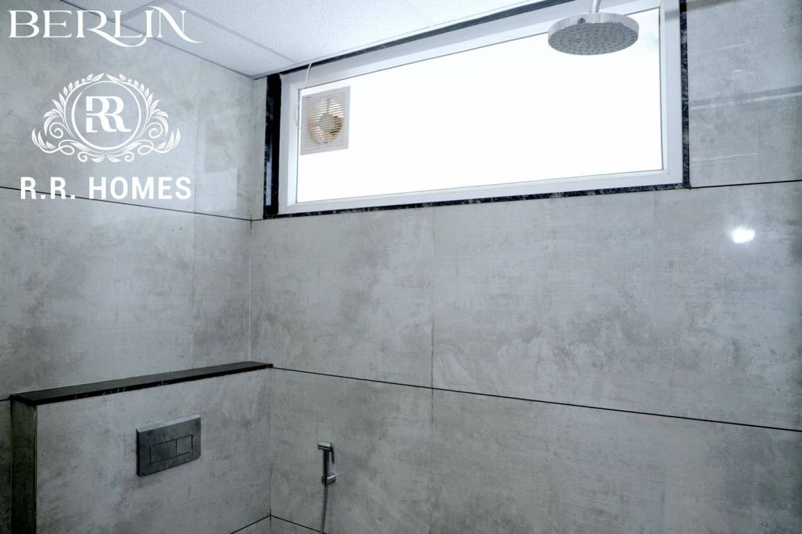  berlin by r r homes Bathroom