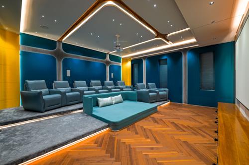  posh-ville Mini Theatre