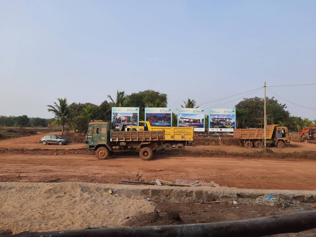  fortunr retreat Plot