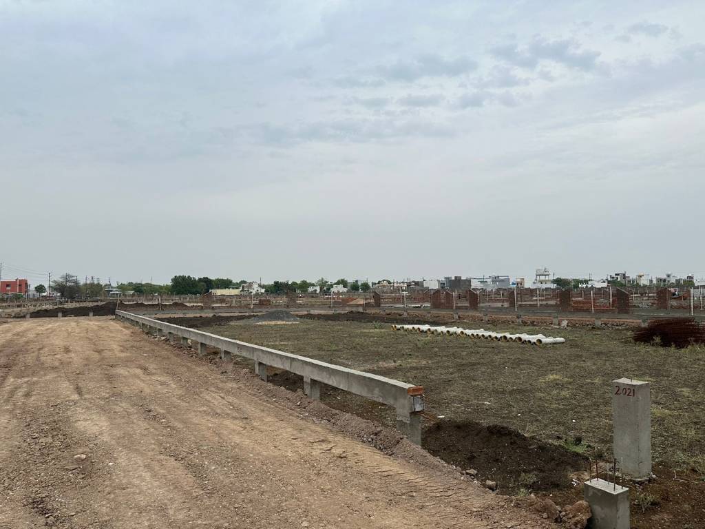  emerald gateway Plot