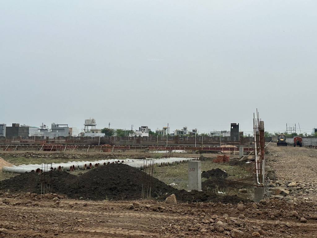  emerald gateway Plot