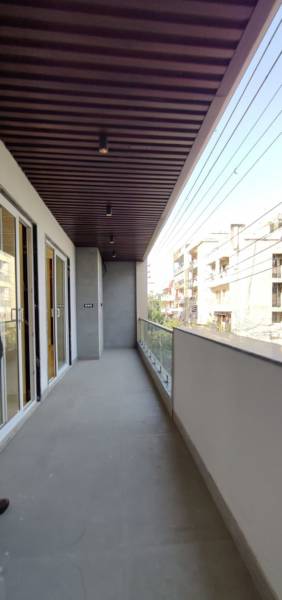 Balcony vision-luxury-floors Balcony