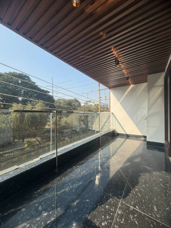  luxury homes Balcony