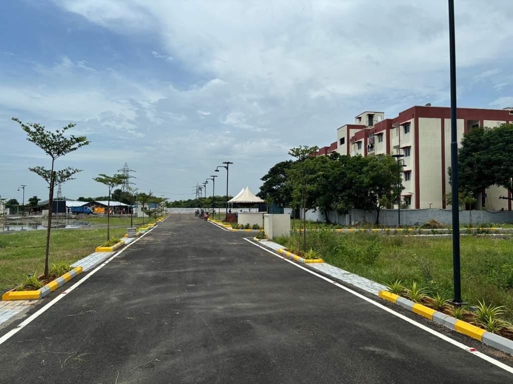  easton enclave Plot