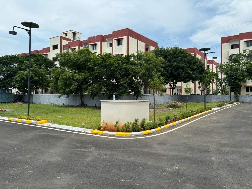  easton enclave Plot