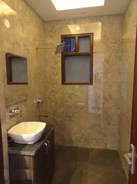 space luxury builder floors Bathroom