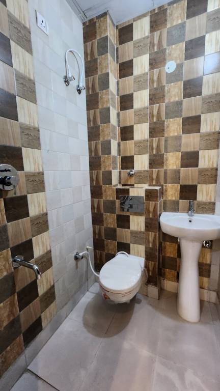  homes sec 105 Bathroom