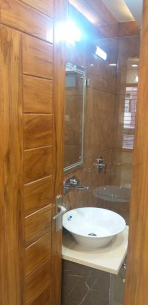  ultra-luxury-builder-floors Bathroom