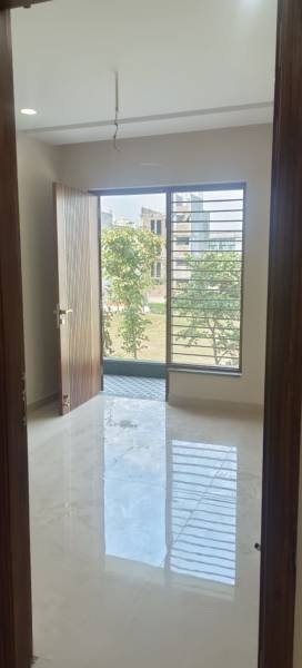  luxury-builder-floor Living Area