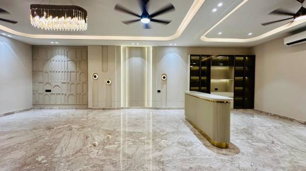  trending-homes Lobby