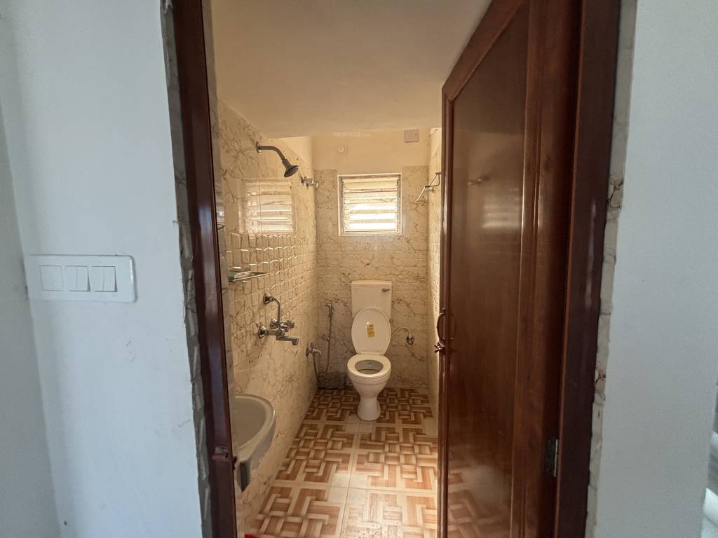  new royal enclave Bathroom