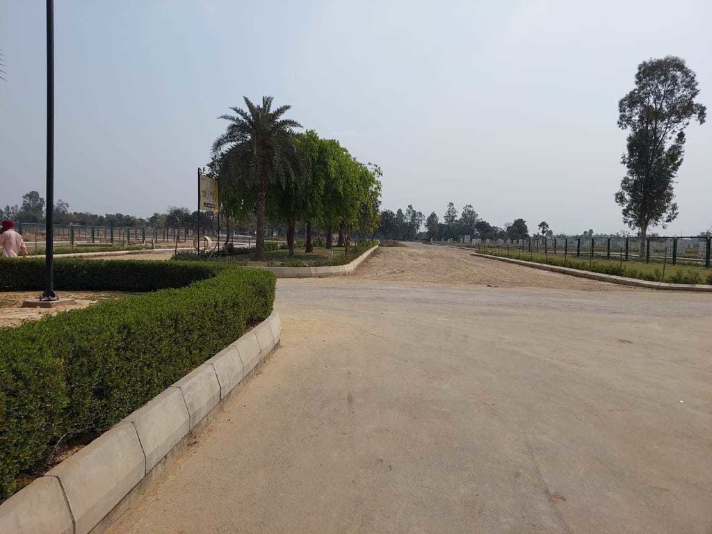  omaxe metro city Plot