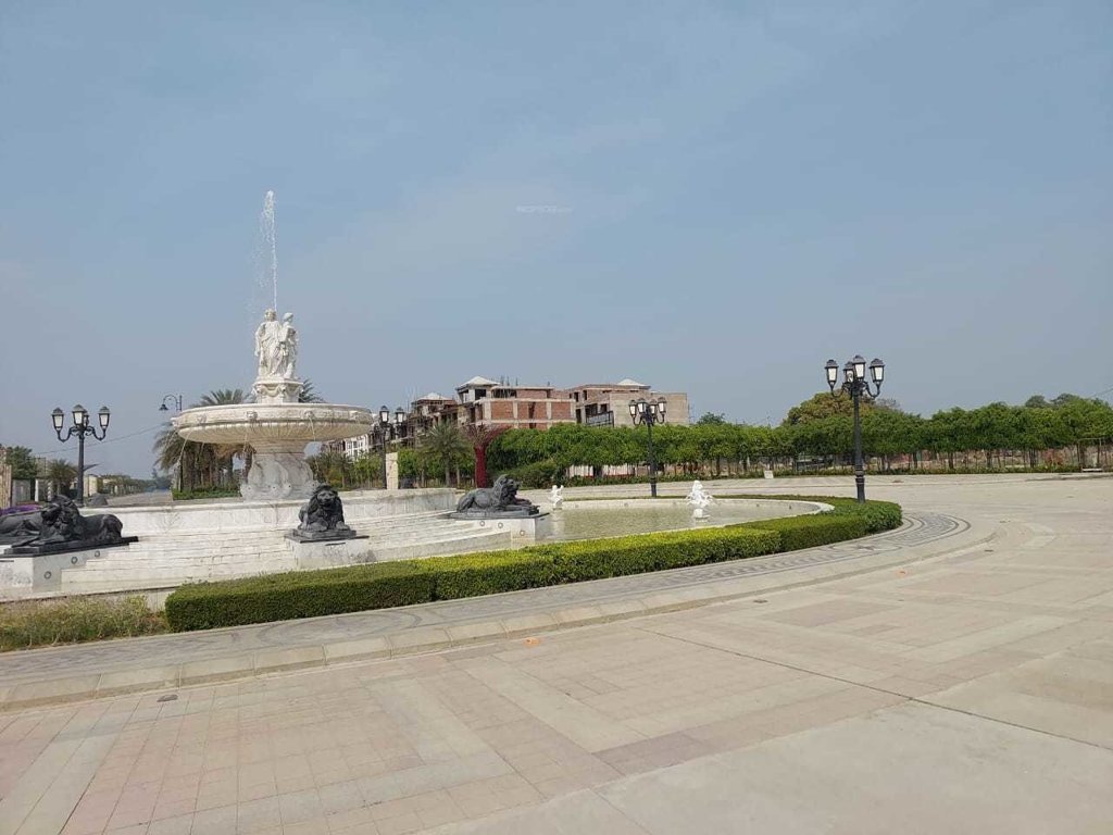  omaxe metro city Plot