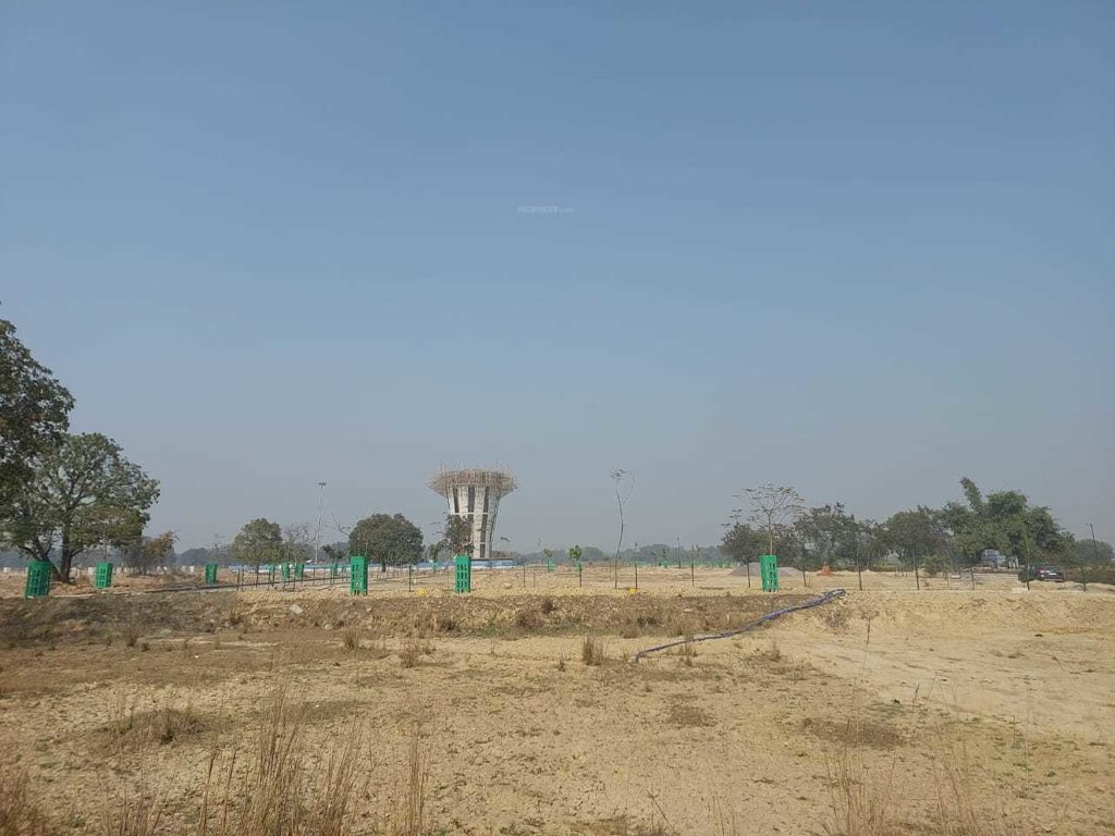  omaxe metro city Plot