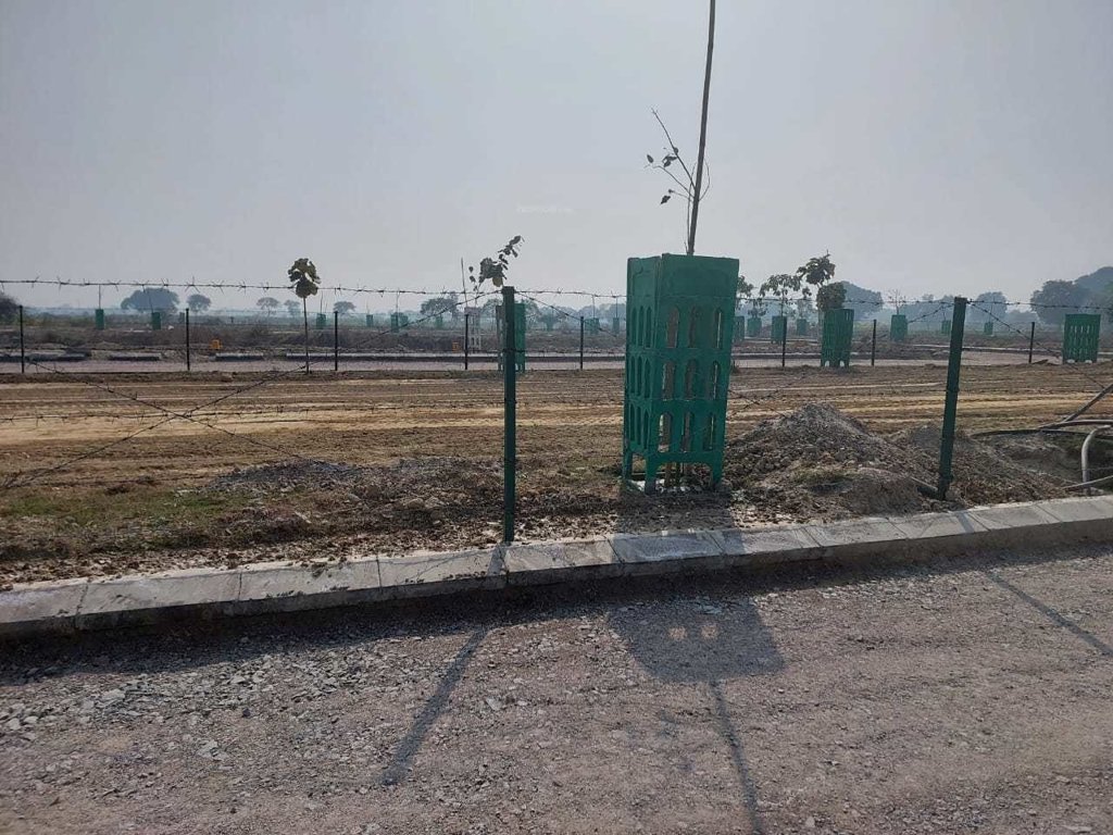  omaxe metro city Plot