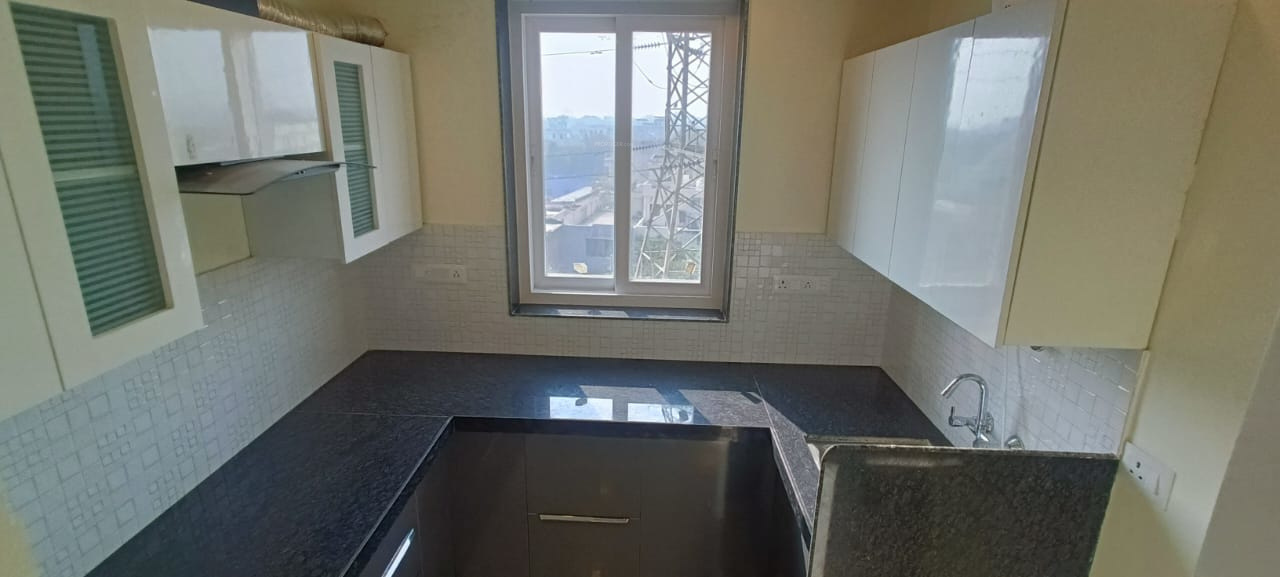  abd pristine Living Area