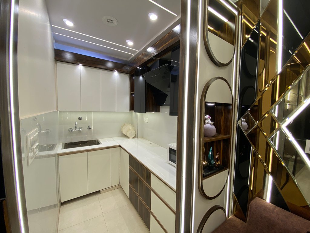 tiwari ultra luxury floor Kitchen