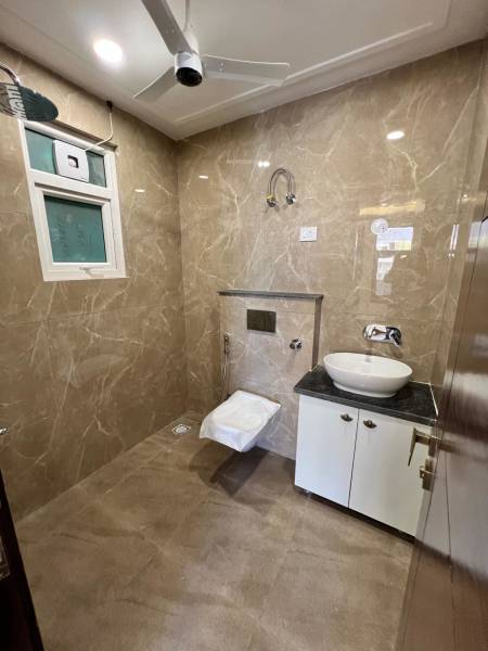  imperial-builder-floor-290-sq-yd Bathroom