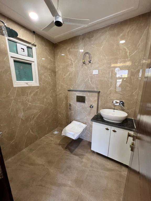  imperial builder floor 290 sq yd Bathroom